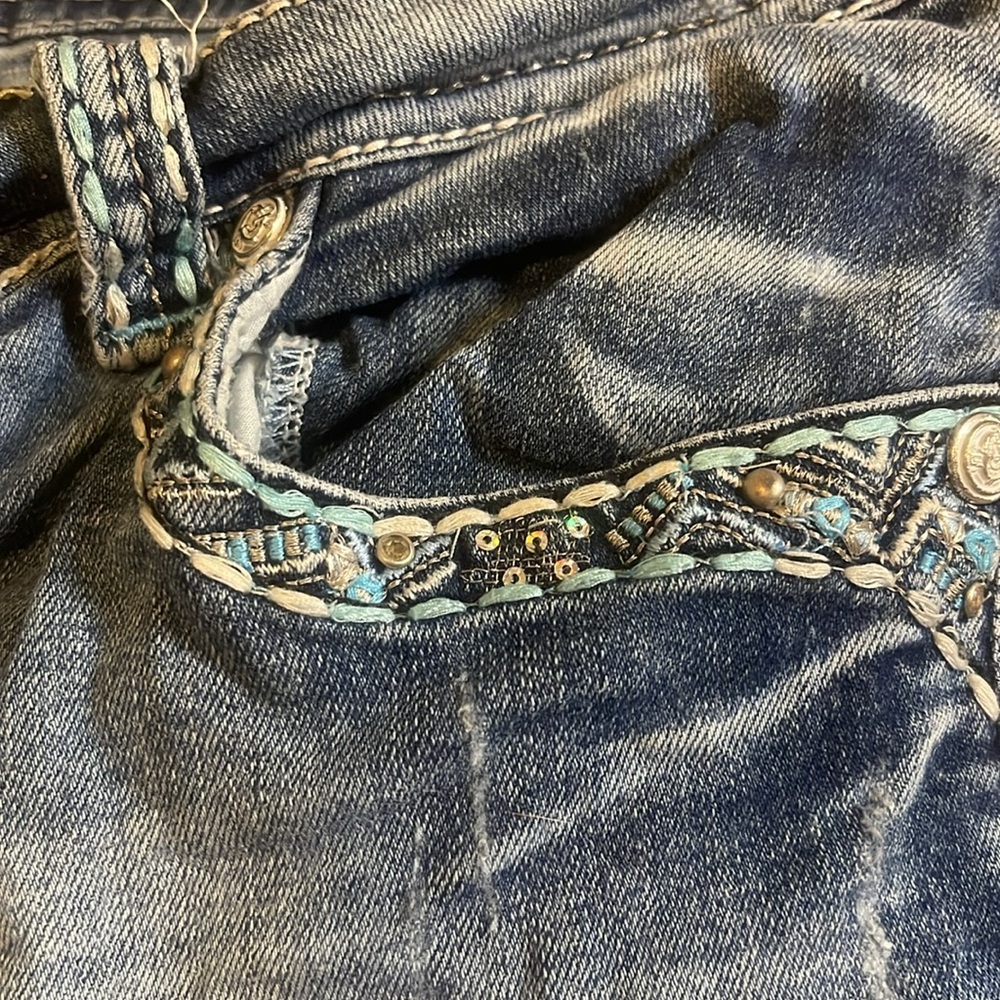 Women’s Shorts - Picture 2 of 7